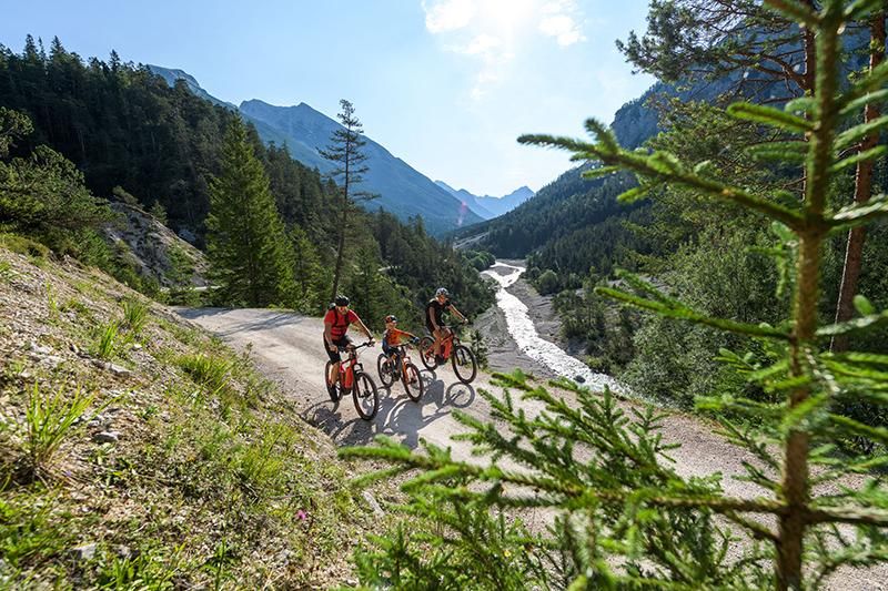 Isarursprung Region Seefeld Tirols Hochplateau Scharnitz Naturpark Karwendel