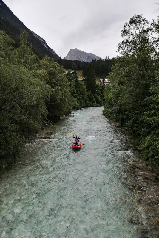 Isarursprung Region Seefeld Tirols Hochplateau Scharnitz Naturpark Karwendel